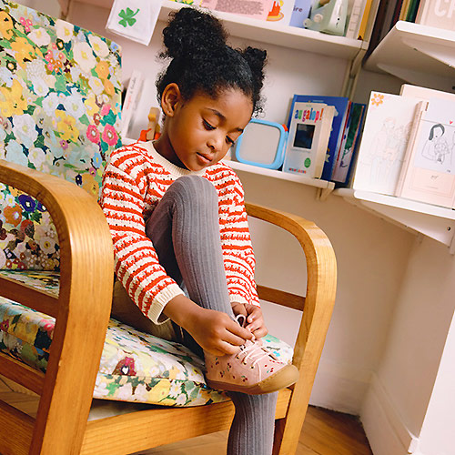 Discover our shoes and slippers collection for girls