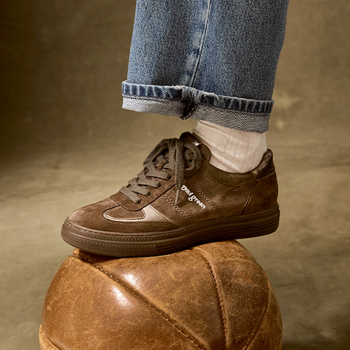 Discover women's and men's our autumn colored selection - shoes, clothing, socks, accessories